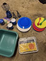Camping Geschirr-Set mit Lampe und Zubehör