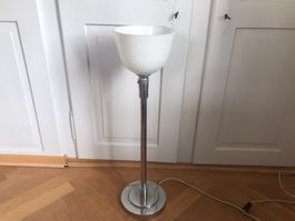 Original Art-Deco-Lampe von Mazda  mit Opalglasschirm