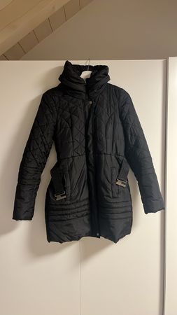 Schwarze Übergangsjacke mit Gürtel, S