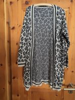 Graublauer Cardigan mit Leo-Muster