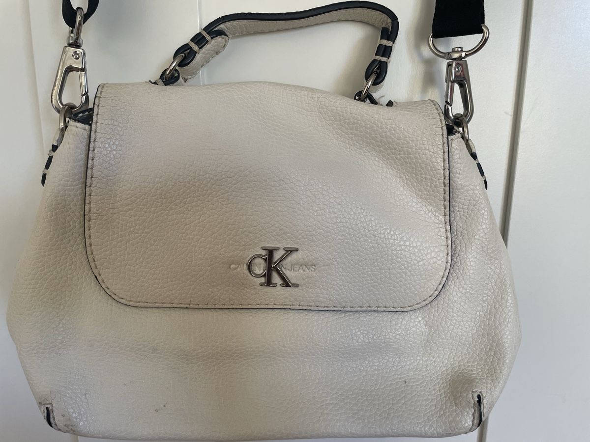 Taschen für Damen: Calvin Klein Jeans Umhängetasche – Gebraucht aus Zürich von eri_n7p5