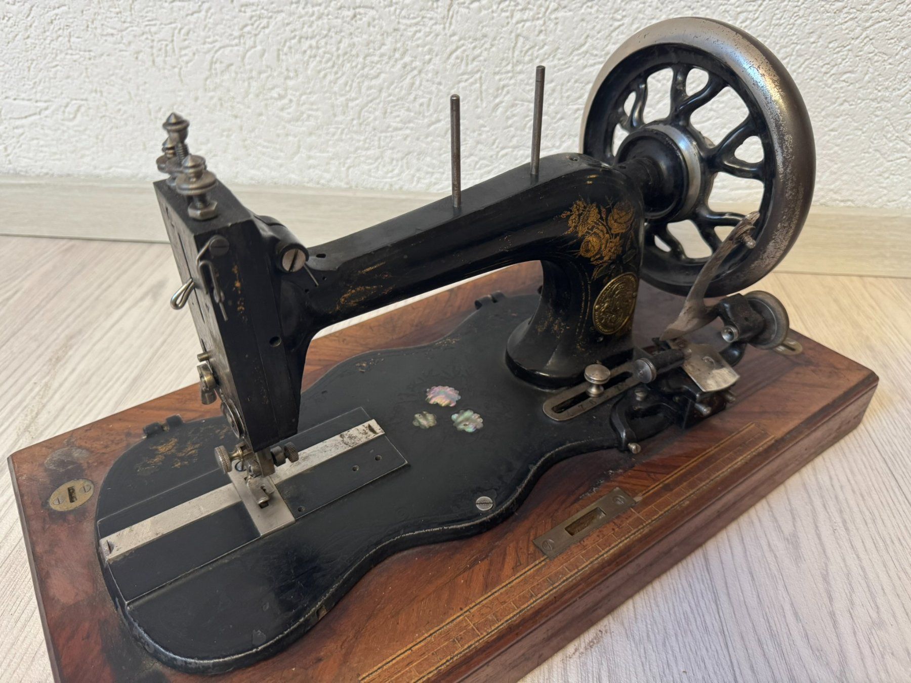 Macchine da cucire: Ancienne machine à coudre (Singer?) – Usato da Tramelan venduto da lolopat 9
