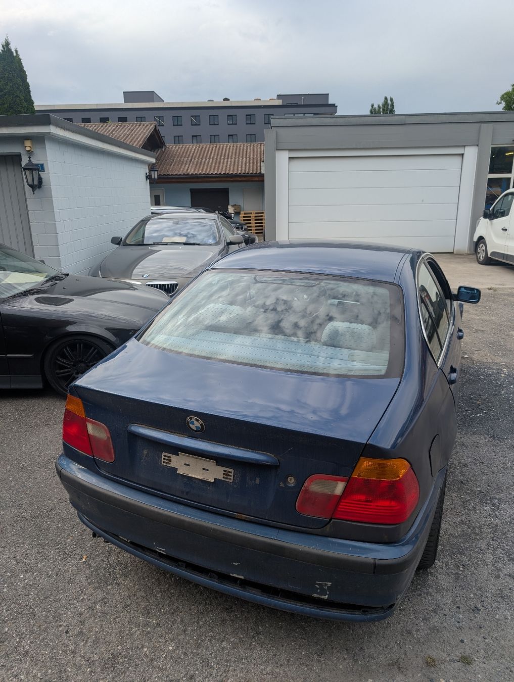 BMW Automobili: BMW 330xd Limousine – Difettoso da Grabs venduto da Schst1 1
