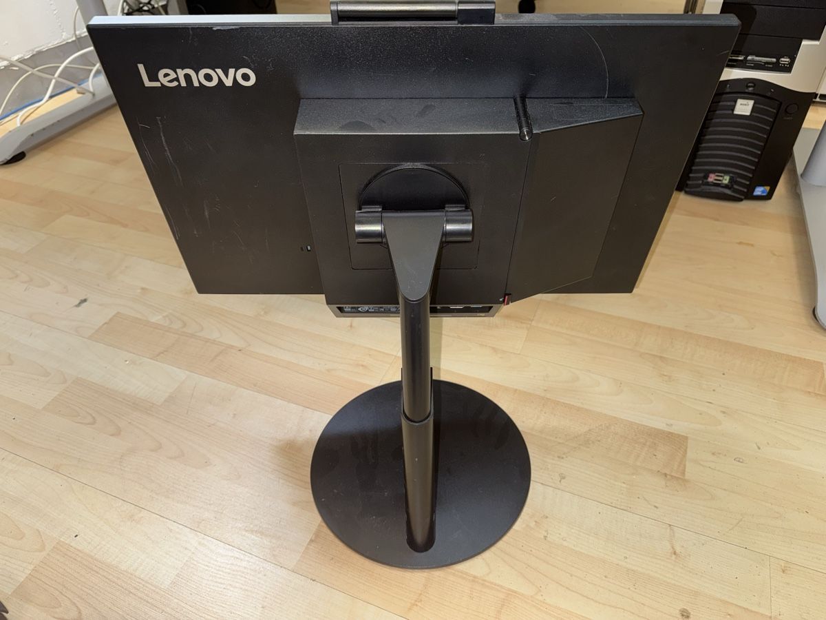 Lenovo Ecrans: Monitor Lenovo ThinkCentre TIO22 Gen3 – D'occasion à Ehrendingen par Sansav 3