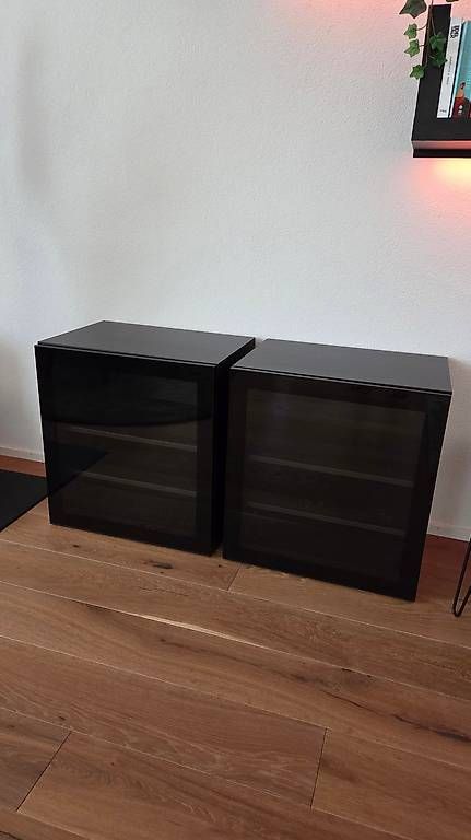 Ikea Vetrine: IKEA BESTA Vitrine / schwarz / 60x40x64 cm – Nuovo (secondo la descrizione) da Zollikofen venduto da wiktor_krz 2