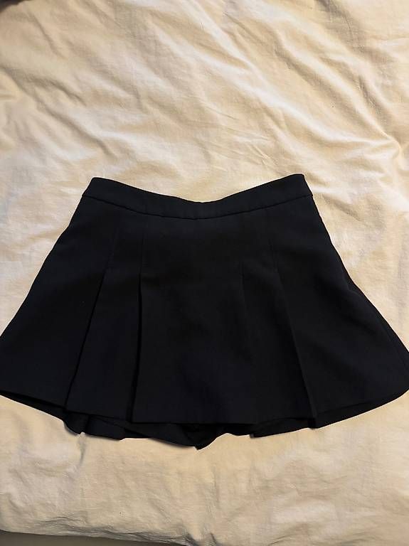 Gonne: Schwarzer Zara Skort. – Usato da Luzern venduto da fer_68nv 1