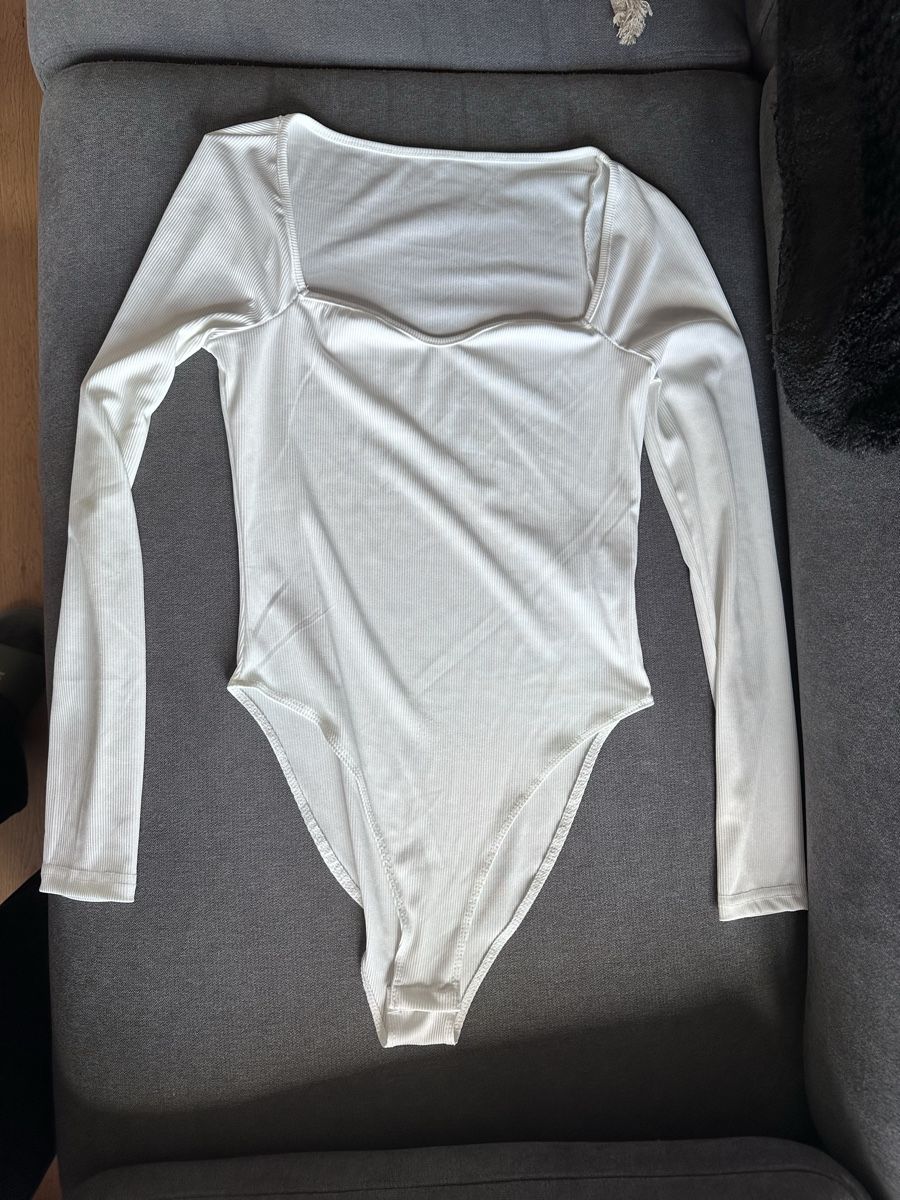 Shein Top: Pull  – Nuovo (secondo la descrizione) da Savièse venduto da lau_g8d7 1