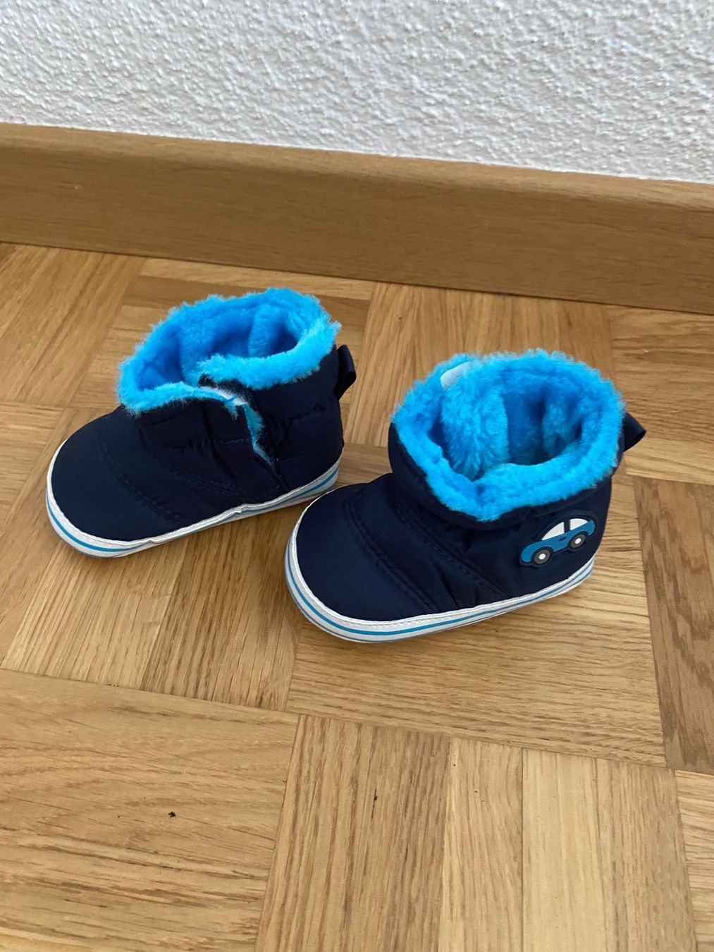 Scarpe per ragazzi: Kinder Schuhe Grösse 16/17 – Usato da Zürich venduto da MaSte