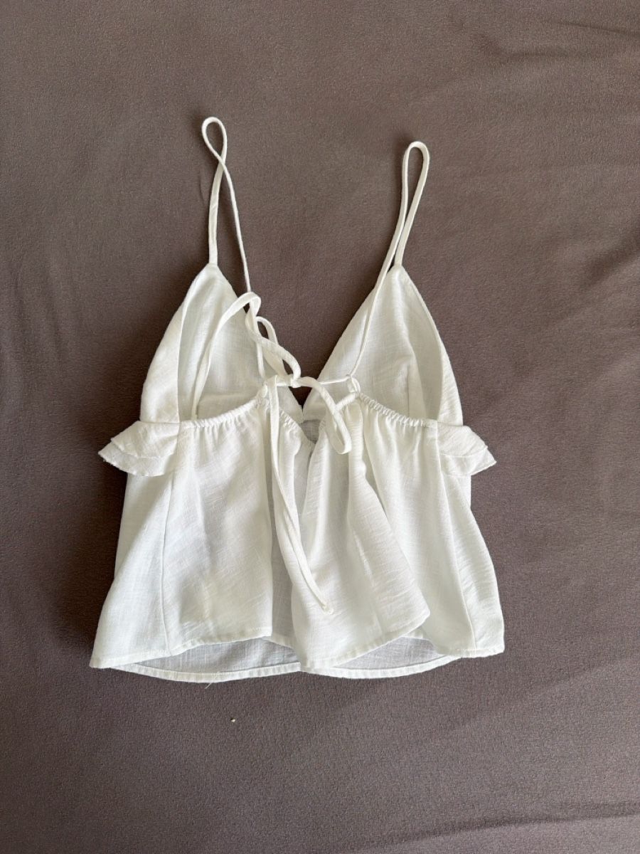 Bershka Tops: Haut blanc effet lin – Neu (gemäss Beschreibung) aus Genève von giulia_almnn 1