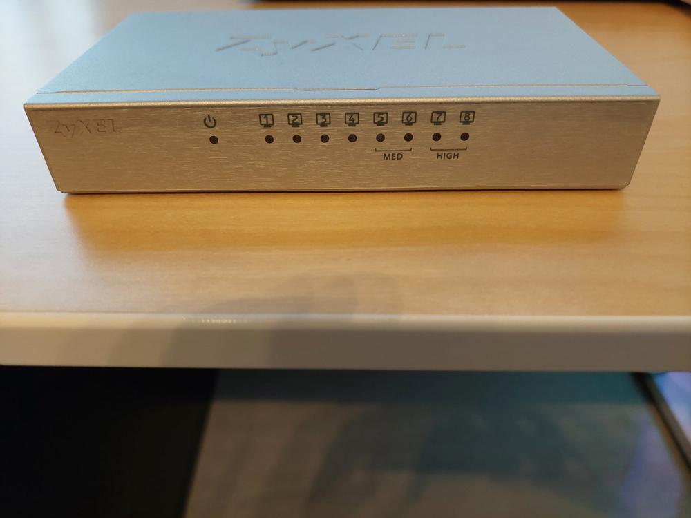 Gebrauchter Zyxel GS-108B v3 Gigabit Ethernet Switch! (Gebraucht) in ...