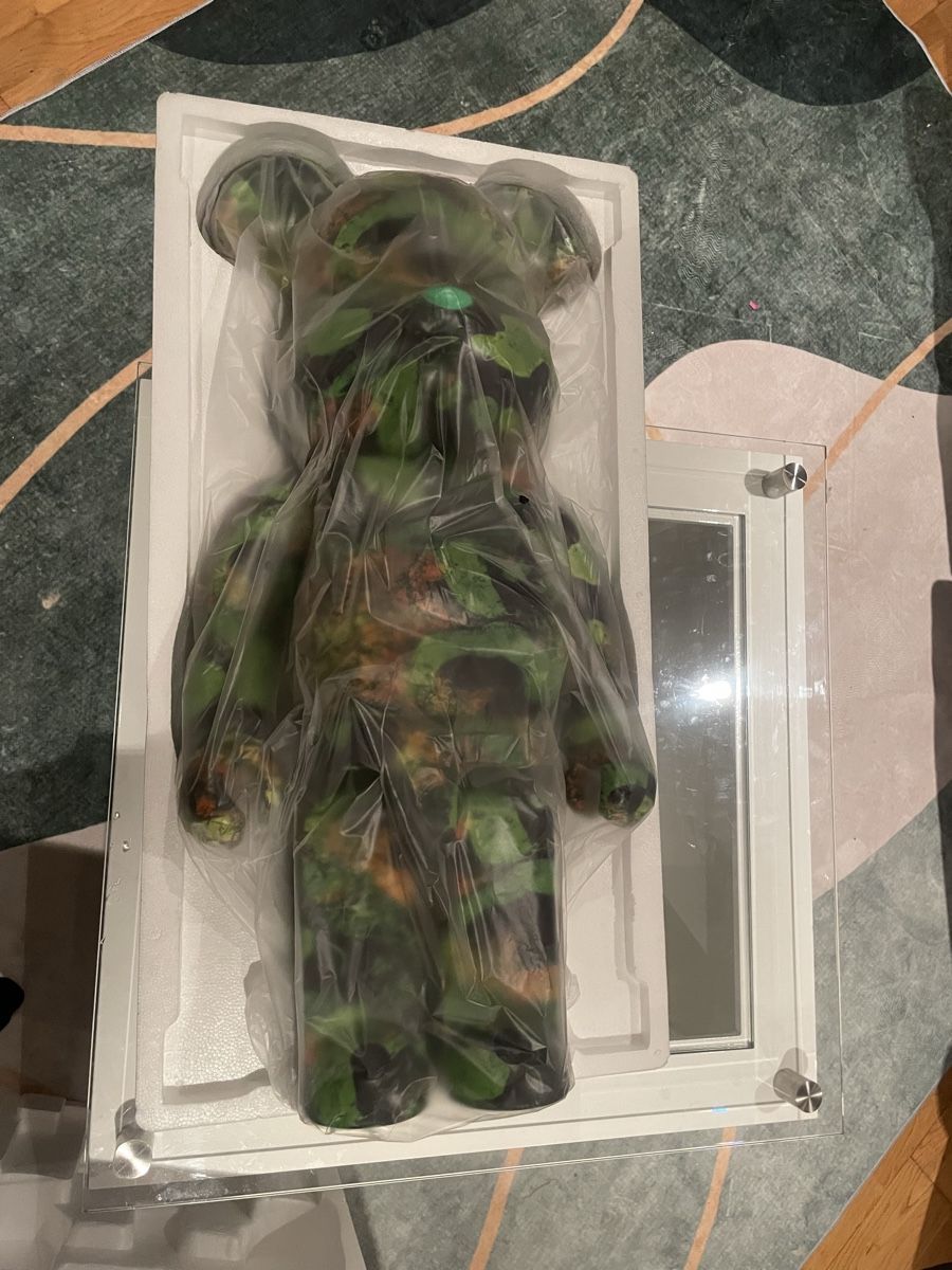 Medicom Toy Statuette: Bearbrick / Be@rbrick 1000% neuf  – Nuovo e nell'imballaggio originale da Les Brenets venduto da serialdrink