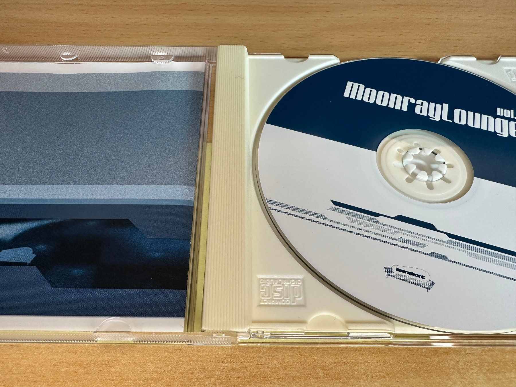 CD: Various – Moonray Lounge Vol. 1 – Usato da Rikon im Tösstal venduto da Alpenmutz 2