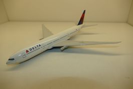 Flugzeugmodell 1:200: Delta Boeing