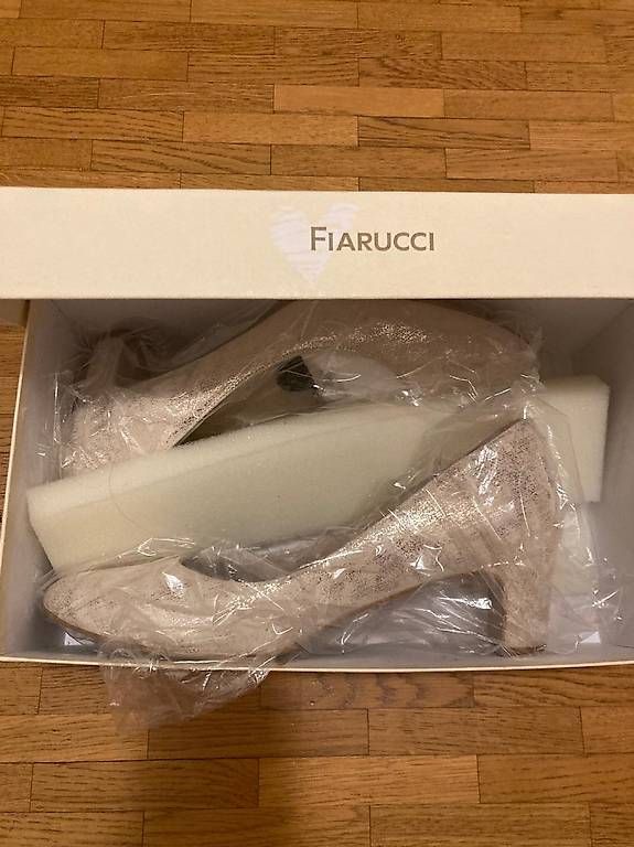 Scarpe da donna: Hochzeitsschuhe – Usato da Kriens venduto da Z2pw 3