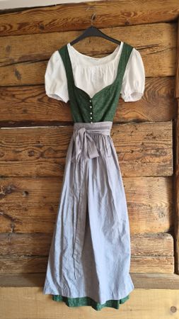 Dirndl mit Bluse, grün mit silbergrauer Schürze, Grösse 46