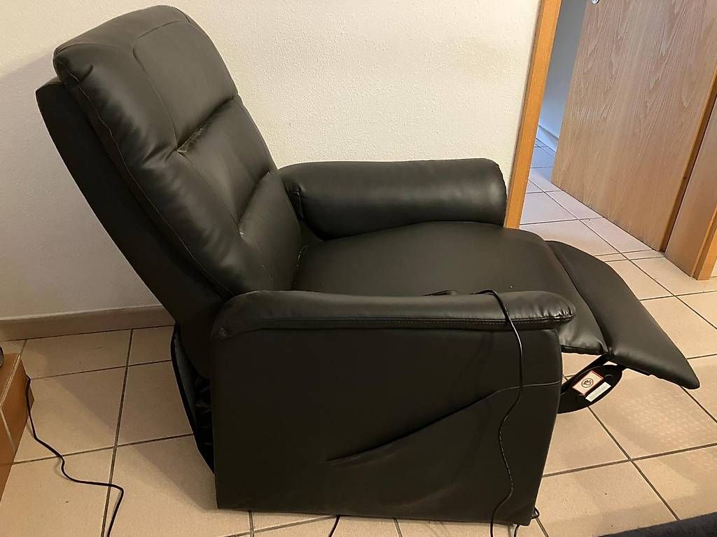 Conforama Sessel: Poltrona relax in pelle nera – Gebraucht aus Rancate von fra_nnx6