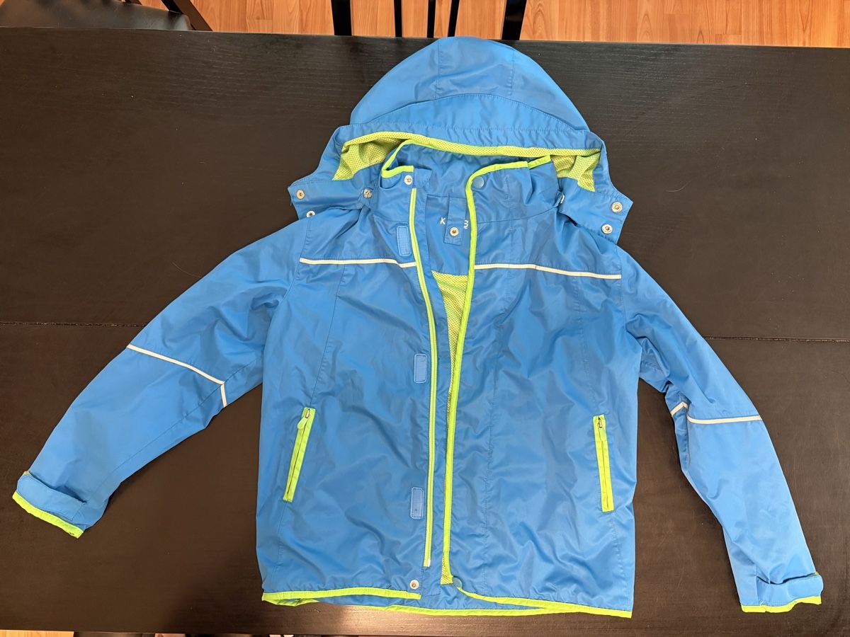 Giacche: lightweight rain jacket for 7-9 years  – Usato da Biel/Bienne venduto da yuliyabiel