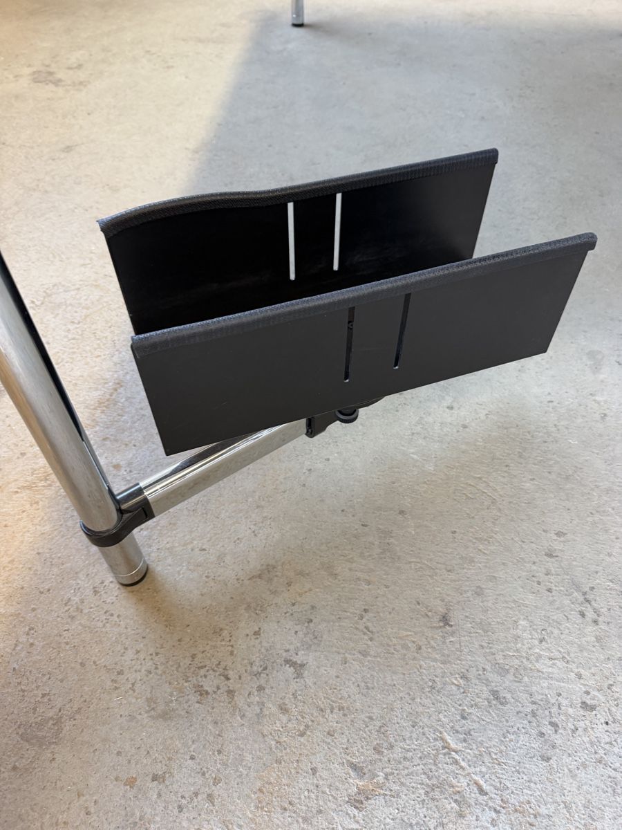 USM Bureaux: Table de bureau USM Haller – D'occasion à Puidoux par nic_5zf7 7