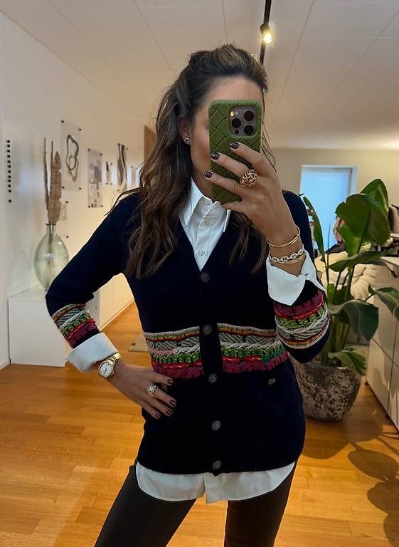 Chanel Jacken: CHANEL CARDIGAN NAVY KASCHMIR – Neu (gemäss Beschreibung) aus Schwyz von bofb 1
