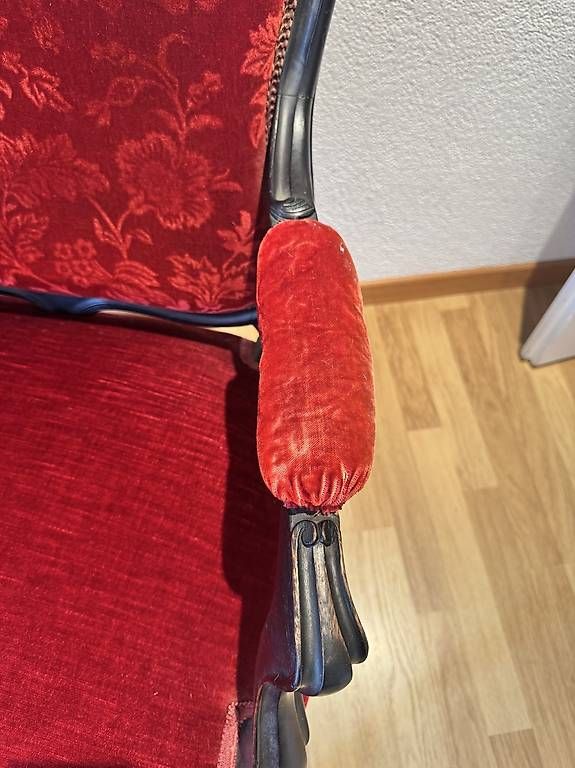 Sedie: 2 Stühle mit hocker – Usato da Balsthal venduto da Kalii1 2