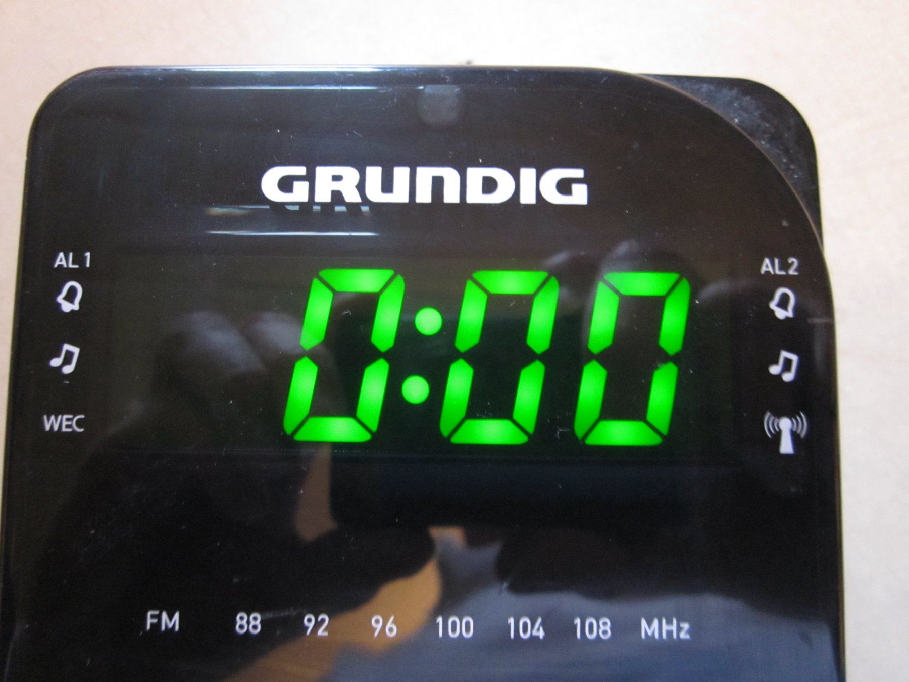 Grundig Radio: Radiowecker Grundig Sonoclock – Usato da Binningen venduto da fel_8mgn 1