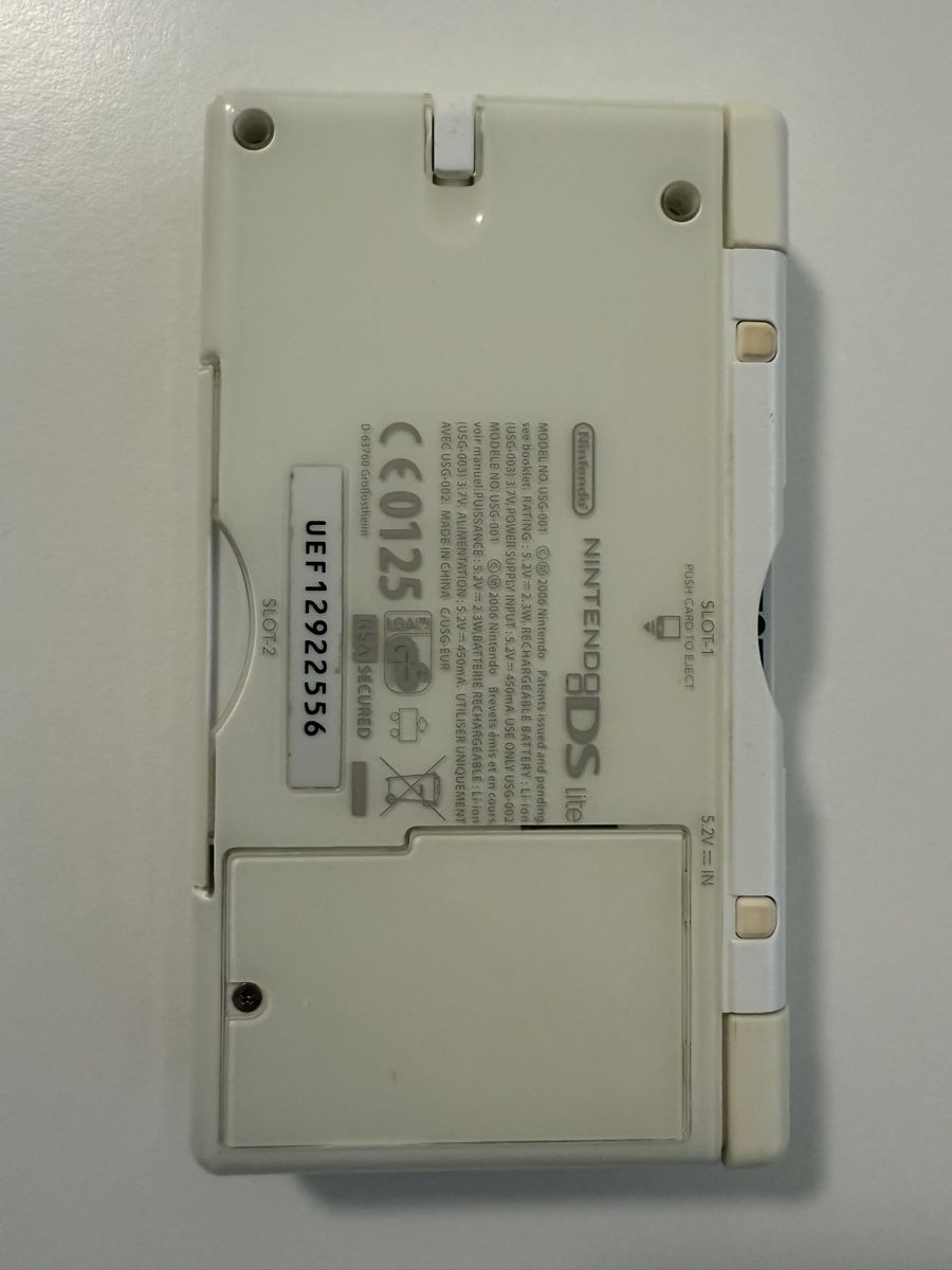Nintendo Giochi: Nintendo DS Lite + 8 spiele – Usato da Villaz-St-Pierre venduto da AuctionWonFor3 5