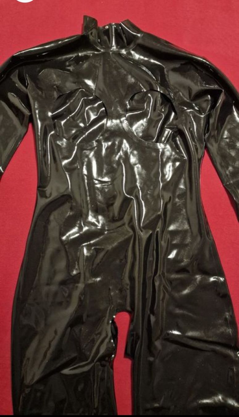 Completi, tute sportive e funzionali: latex anzug – Nuovo (secondo la descrizione) da Kriens venduto da zrce 1