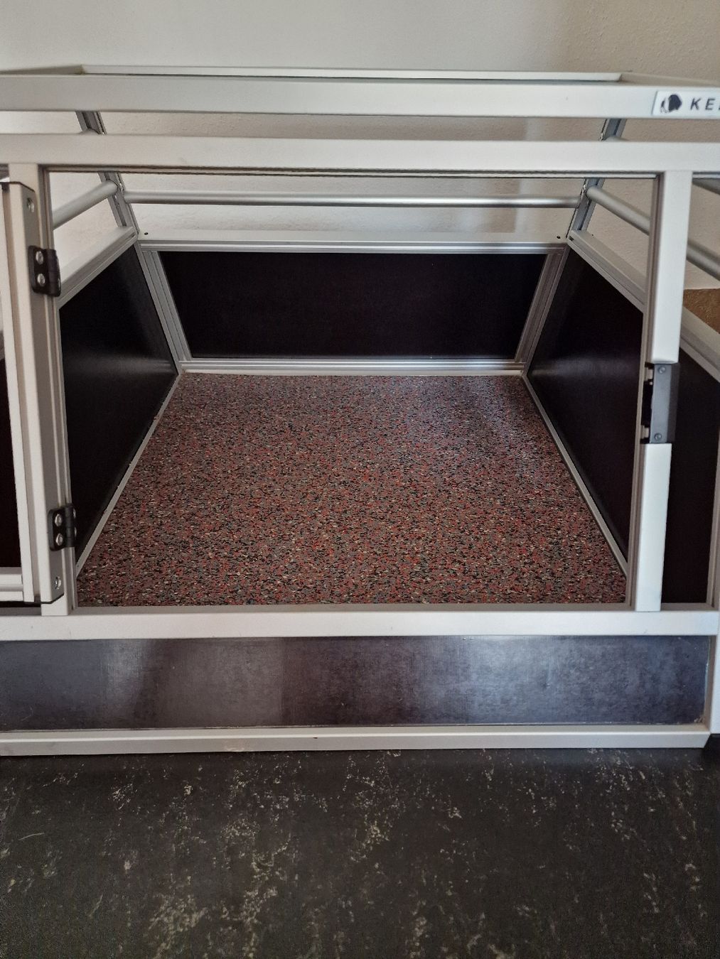 Gabbie, trasporto & Sicurezza: Hundetransport Box Kebox – Usato da OLTEN venduto da cmyk3 4
