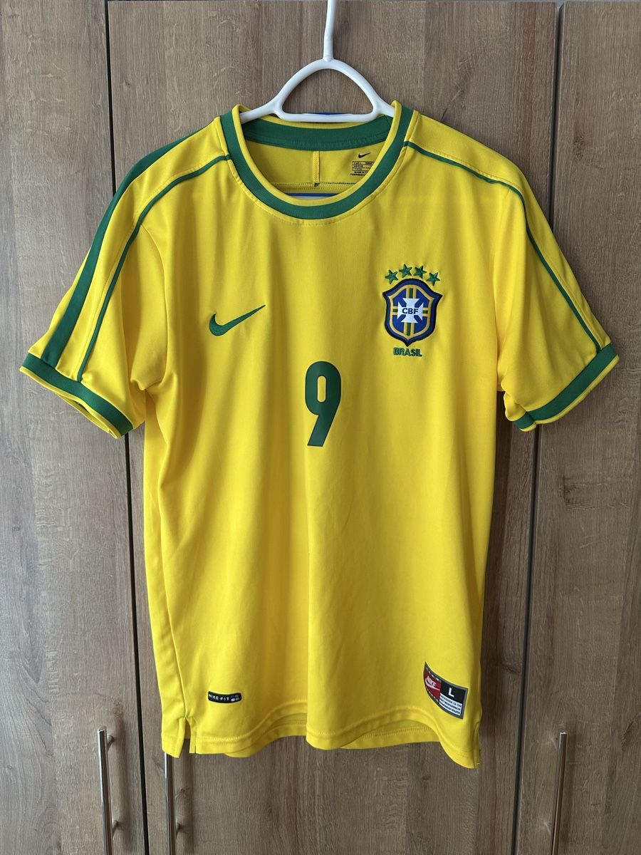 Nike Maillots de corps & Pantalons: Brasilien Trikot Ronaldo 9 – D'occasion à Langendorf par leonardoobas