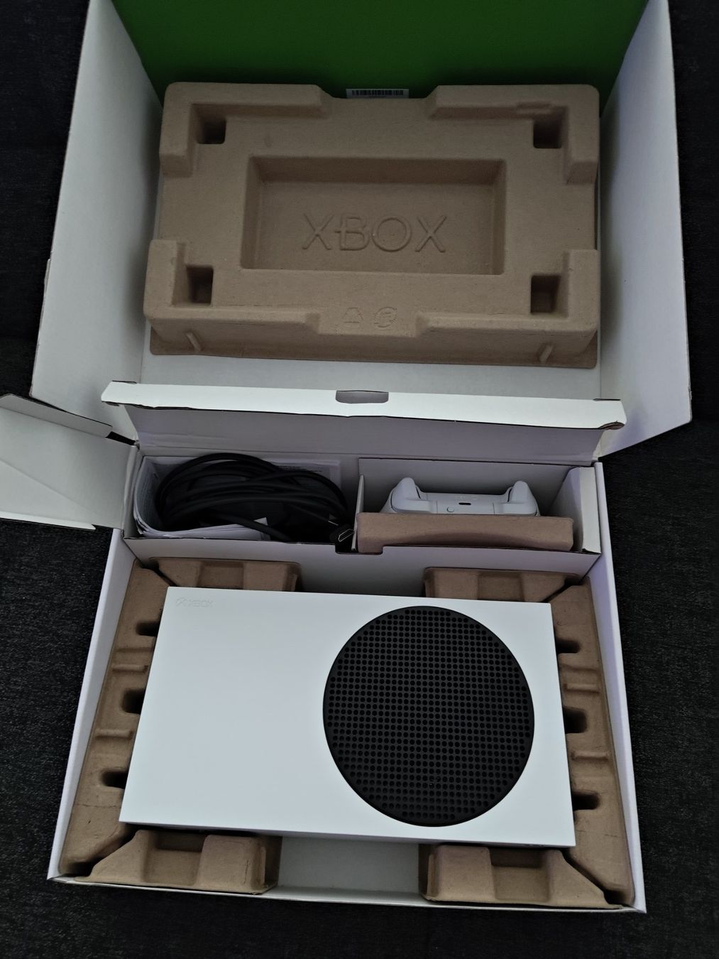 Microsoft Console: Xbox Series S 512GB SSD Konsole Weiss mit Controller. – Usato da Haslen GL venduto da yan_8kz5 3