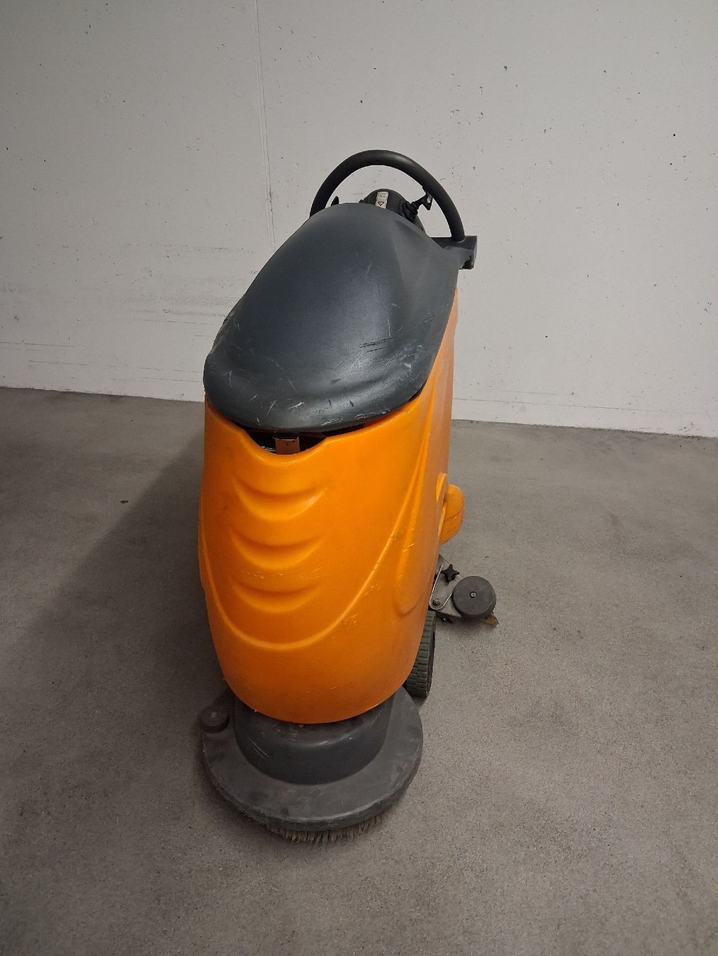 Tutte le macchine:  scheuersaugmaschine  taski  swingo 750 b – Usato da Wohlen AG venduto da ang_xy8w