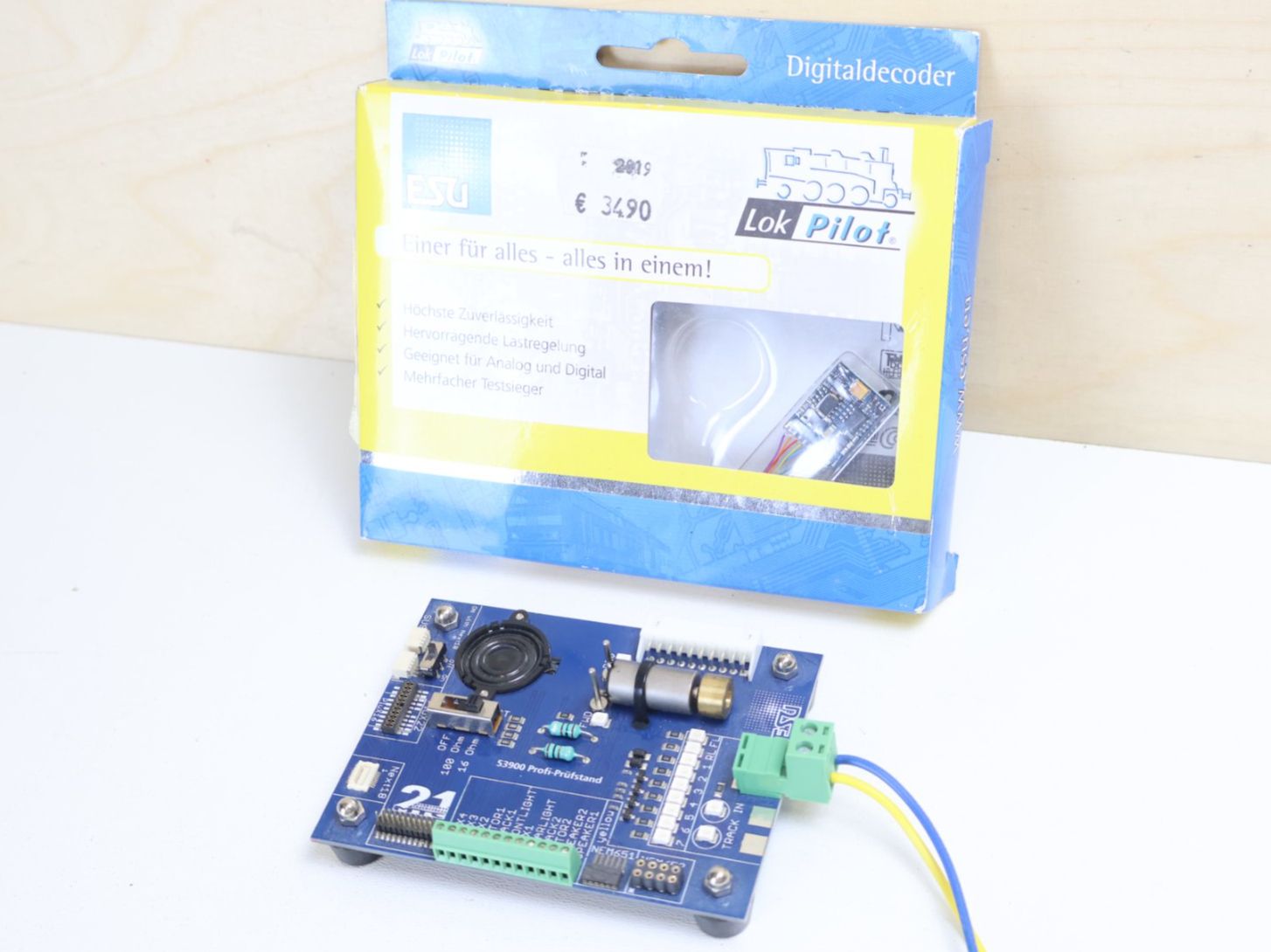 Esu Modelleisenbahnen: ESU Profi-Prüfstand 53900 + Lok Decoder 64610 - Digital H0 – Gebraucht aus Winterthur von Monstera 2