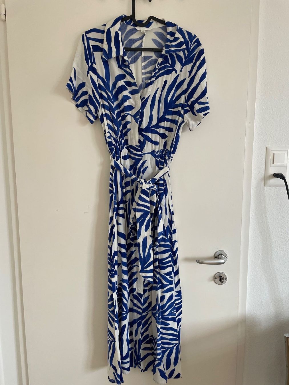 Vestiti: Blau-Weiss gemustertes Kleid – Usato da Basel venduto da schnudibu