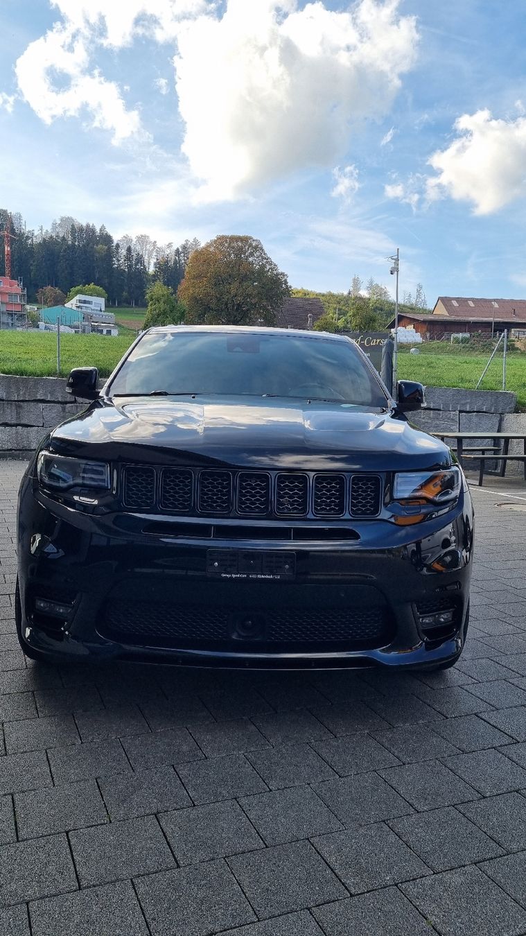 Jeep Autos: Grand Cherokee SRT8 6.4Lt V8 – D'occasion à Beinwil am See par rimeina