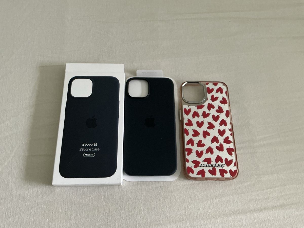 Apple Coques & Protection écran: iPhone 14 Hüllen Silikon  – Neuf (Voir description) à Baar par mon_x2bz