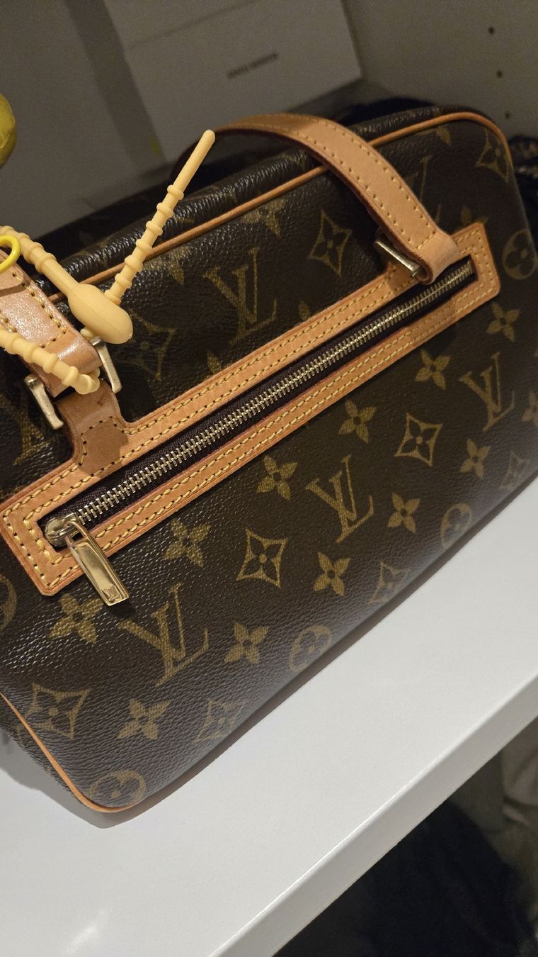 Louis Vuitton Borse: louis vuitton Cité MM – Usato da Lucens venduto da Airiya2 5