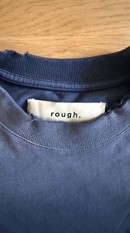 T-shirts: Rough Tshirt – D'occasion à Dietikon par Sara1409 1