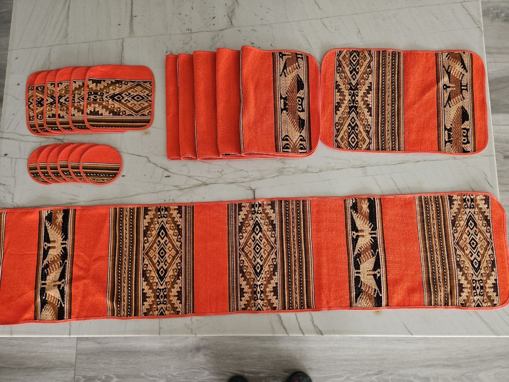 Set di tavolo e panche: Tischset, Peru, 19 teilig, Handarbeit, Neu – Nuovo (secondo la descrizione) da Kloten venduto da Tacha_gb