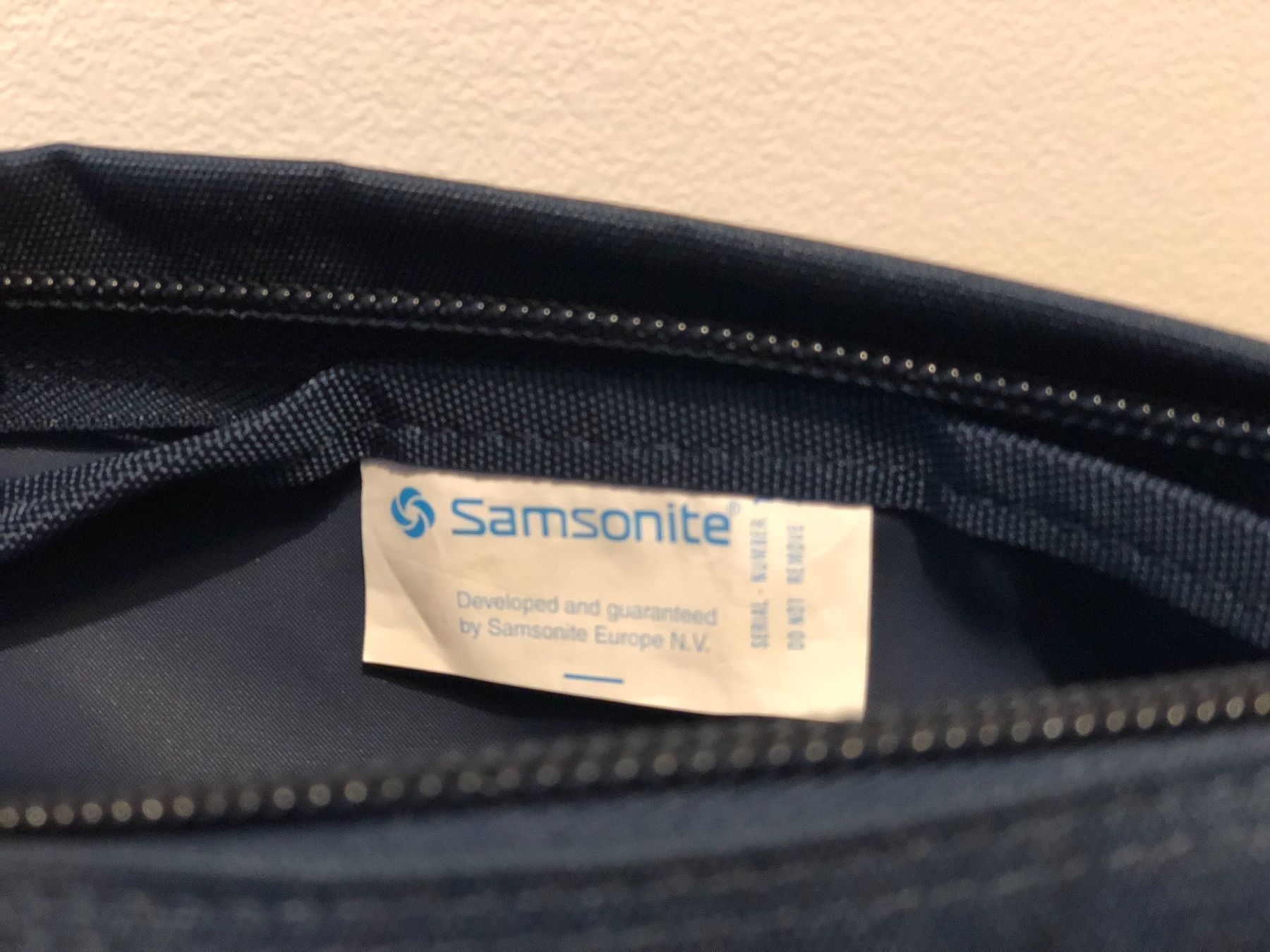 Samsonite Borse: Samsung Bauchtasche – Usato da Zürich venduto da kitsune 2