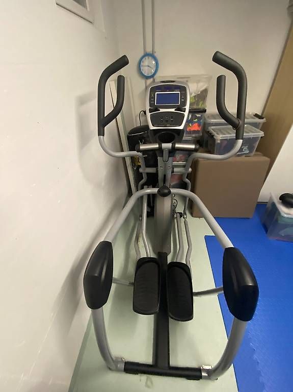 Hometrainer: Crosstrainer VISION S7100 HRT gut erhalten – Gebraucht aus Buchs ZH von Robesa 2
