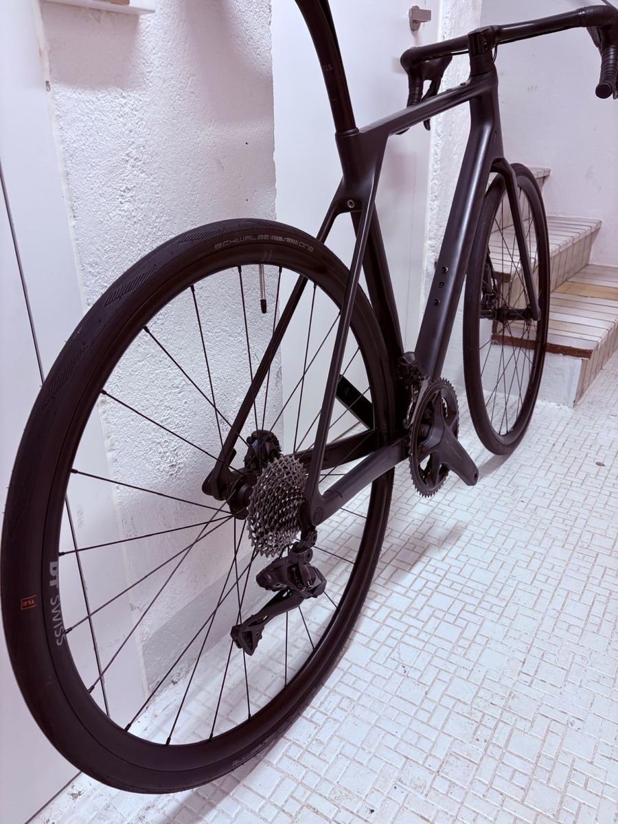 Canyon Velos: Canyon endurace CF 8 Di2 black medium 56cm – Gebraucht aus Zürich von gva_r9gs 3