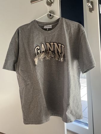GANNI T-Shirt grau mit Applikation