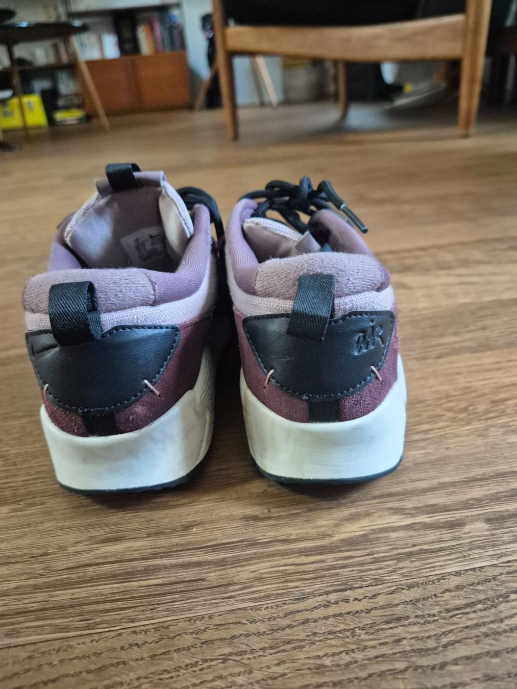 Nike Damenschuhe: Purple & black Nike Air Max size 38 – Gebraucht aus Zürich von monadiederich 4