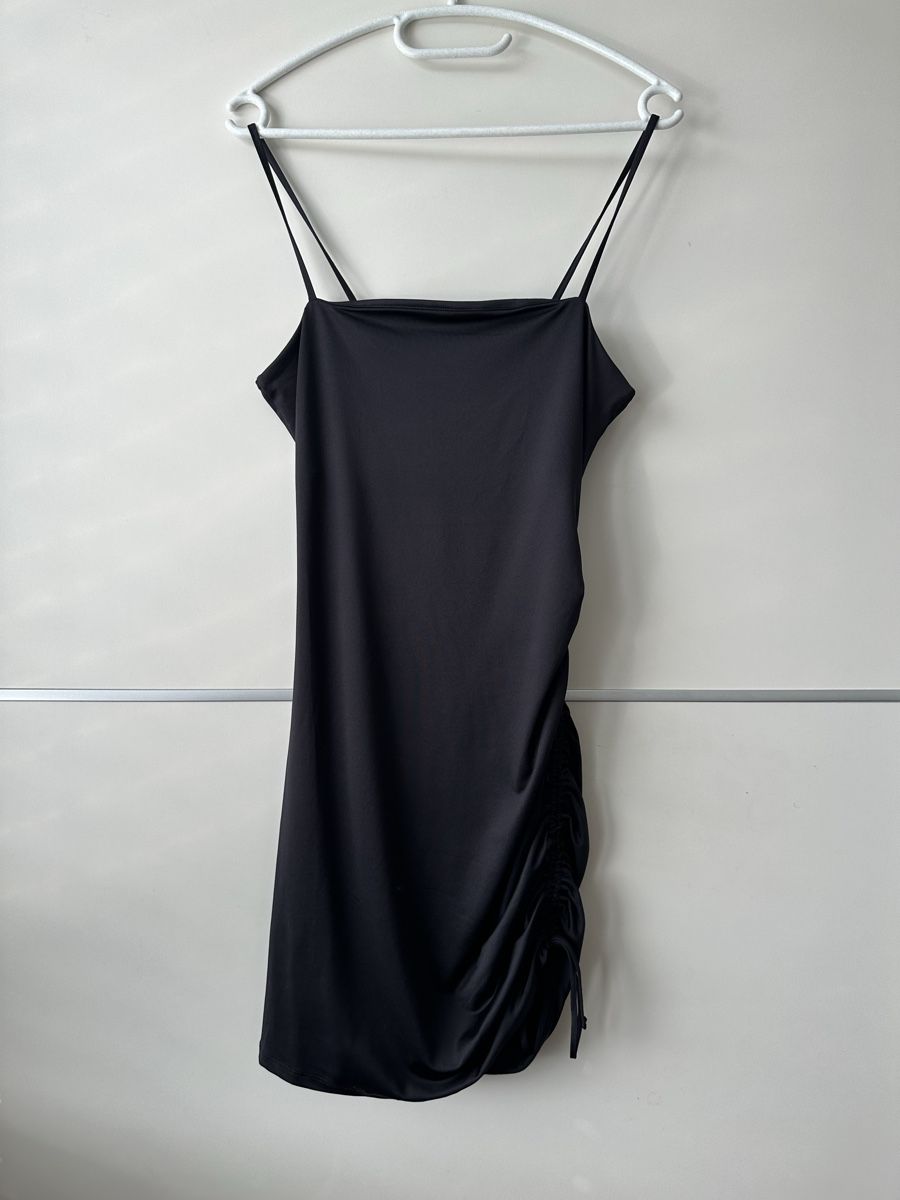 H&M Vestiti: schwarzes Kleid – Usato da Romanshorn venduto da ila_2nzf