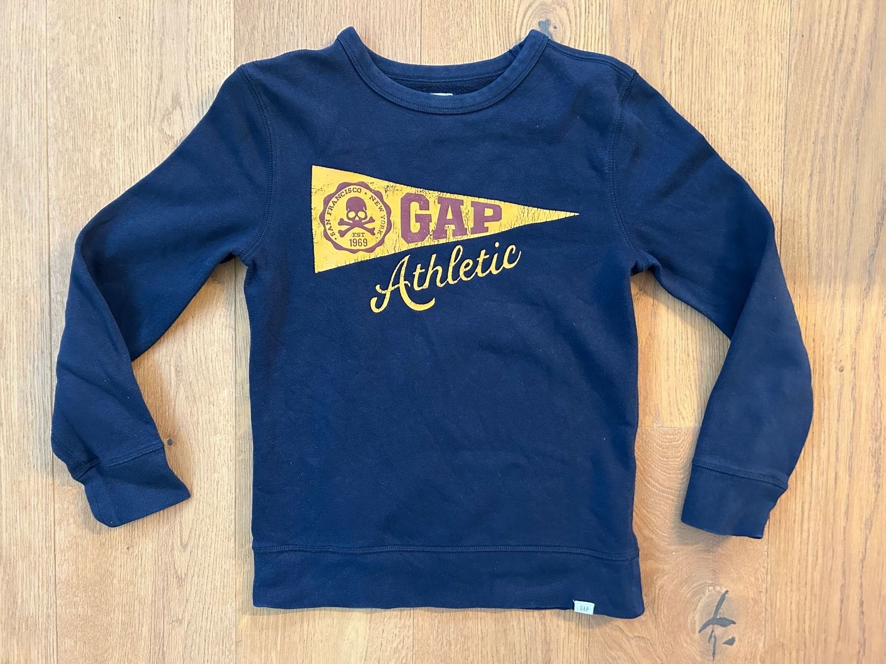 Gap Maglioni & Felpe: Kinder- Pullover GAP dunkelblau mit orangen Details 146/152 – Usato da Grub AR venduto da DukeStatham