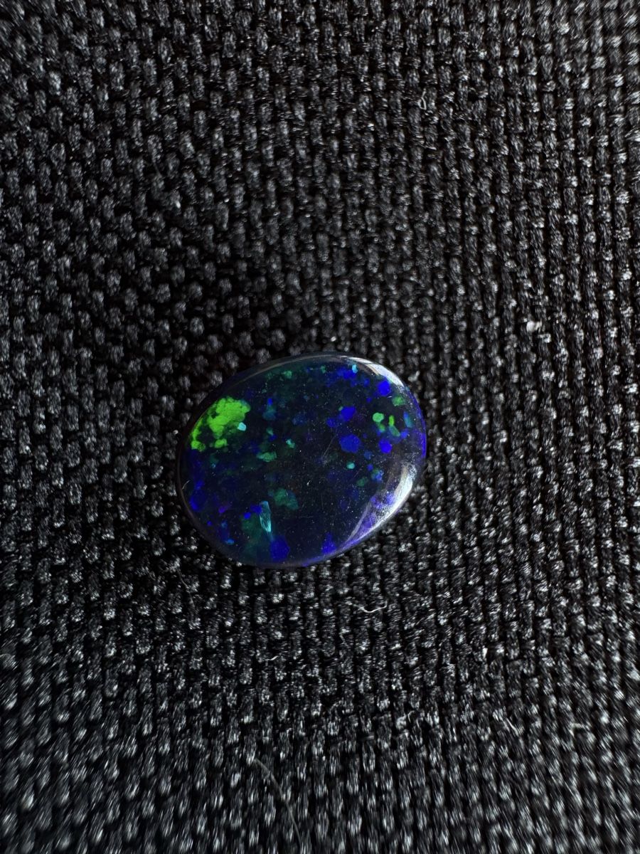 Edelsteine: Black Opal 2.1 ct – Neu und originalverpackt aus Wängi von Horus90