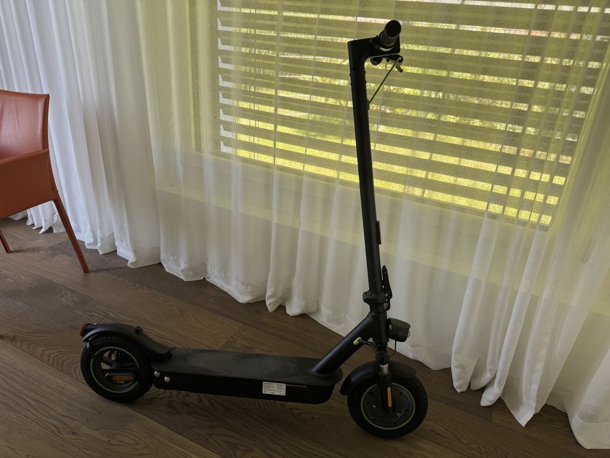 Scooters: E Scooter neu! – Neu (gemäss Beschreibung) aus Herrliberg von Mbarana