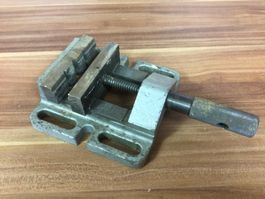 Gebrauchter Maschinenschraubstock für Bohrmaschine