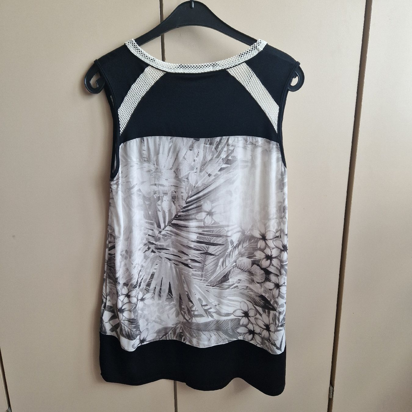 Camicette: Bluse Viccio Gr. L schwarz weiss Muster ärmellos – Nuovo (secondo la descrizione) da Frenkendorf venduto da gca_d2qp 3