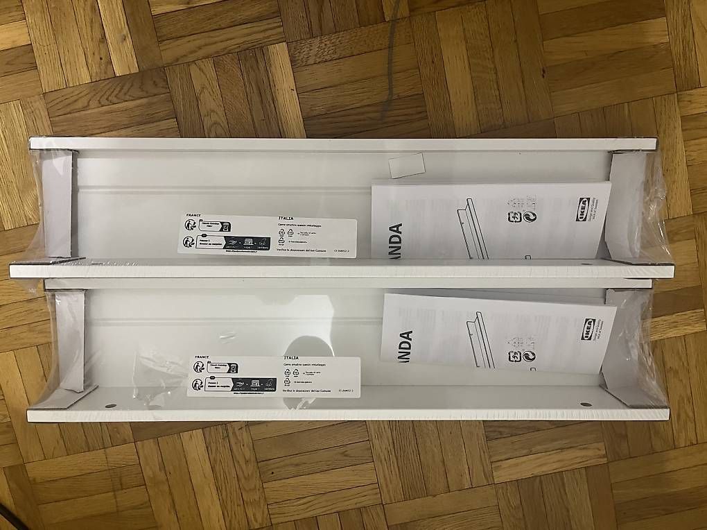 Étagères: Paire de tablettes IKEA MOSSLANDA  blanc, 55 cm – Neuf avec emballage d'origine à Lausanne par tun_5db6 1